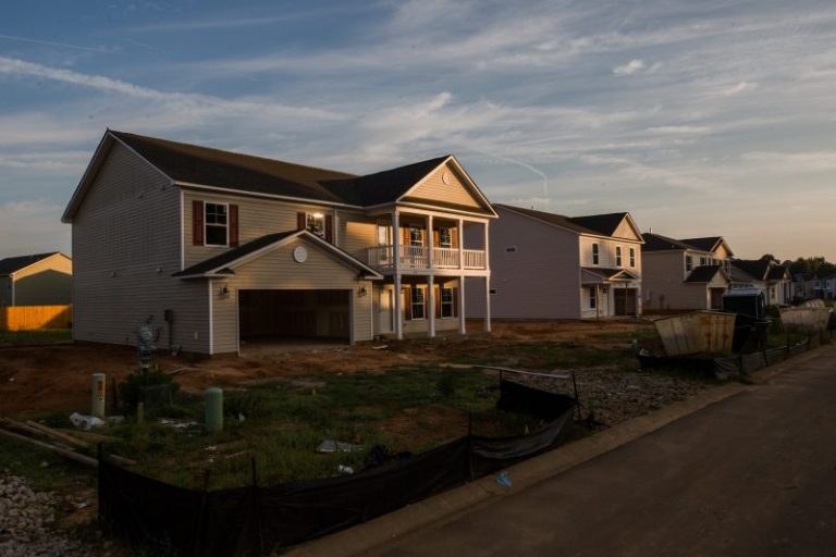 Mortgage demand surges as interest rates ease off recent highs