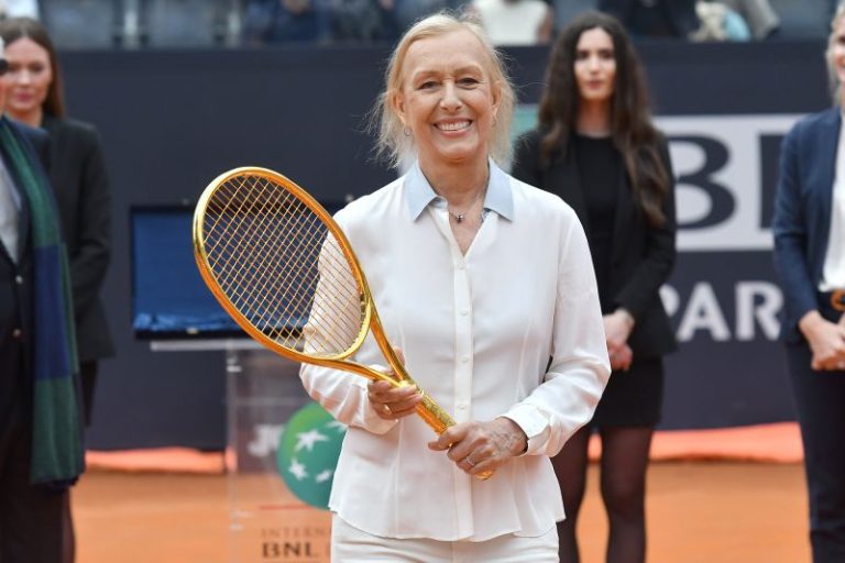 Tennis great Martina Navratilova tweets that she is ‘all clear’ after cancer treatment