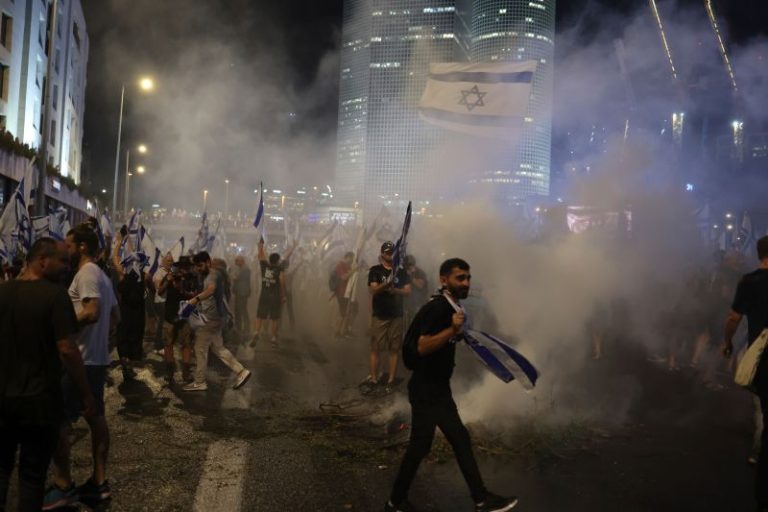 Crowds block Tel Aviv’s main artery in anti-government protest