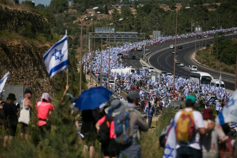 Israelis rally ahead of critical vote to weaken power of courts