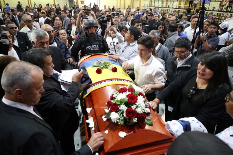 Assassinated Ecuadorian presidential candidate Fernando Villavicencio buried by relatives