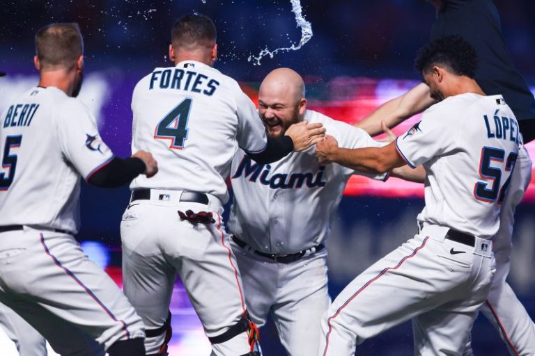 New York Yankees and Oakland A’s fall to incredible ninth inning collapses