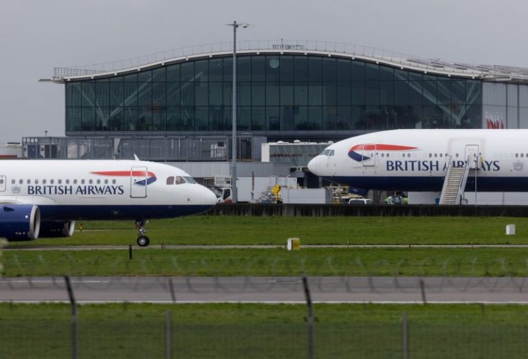 UK air traffic control chaos to last for ‘days’