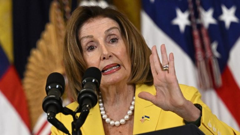 Nancy Pelosi repeatedly urges White House audience to clap: ‘That’s an applause line’