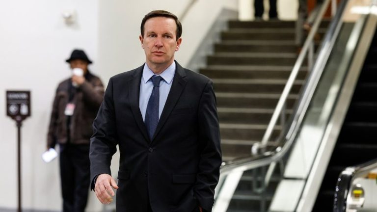 Dem Sen. Chris Murphy rebukes left for mocking ‘Rich Men North of Richmond’ singer Oliver Anthony