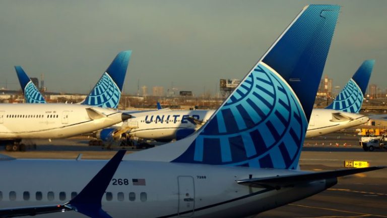 United Airlines flight drops 28,000 feet in 10 minutes for ‘pressurization issue’
