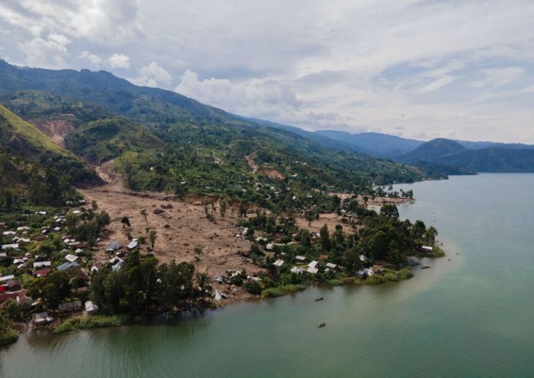 Congo boat tragedy death toll climbs to 52, dozens still missing