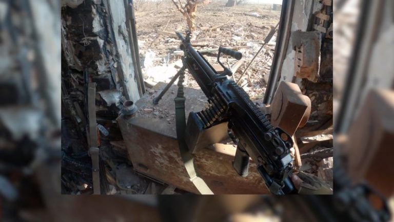 Touting American-made guns, frontline Ukrainian soldiers fear potential loss of US military support