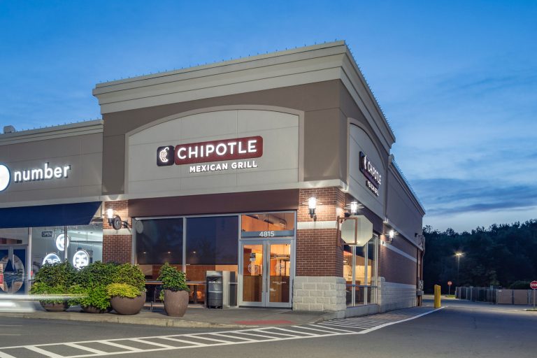 Chipotle stock is expensive than NVIDIA and Microsoft: is it a buy?