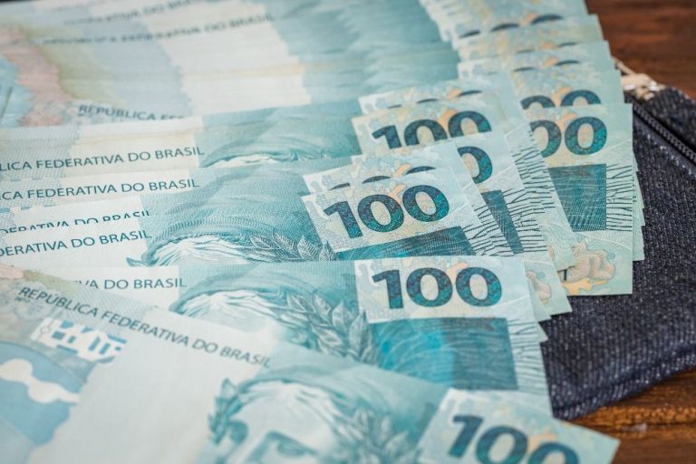 Brazilian real strengthens as hawkish central bank bets and fiscal cuts boost BRL/USD