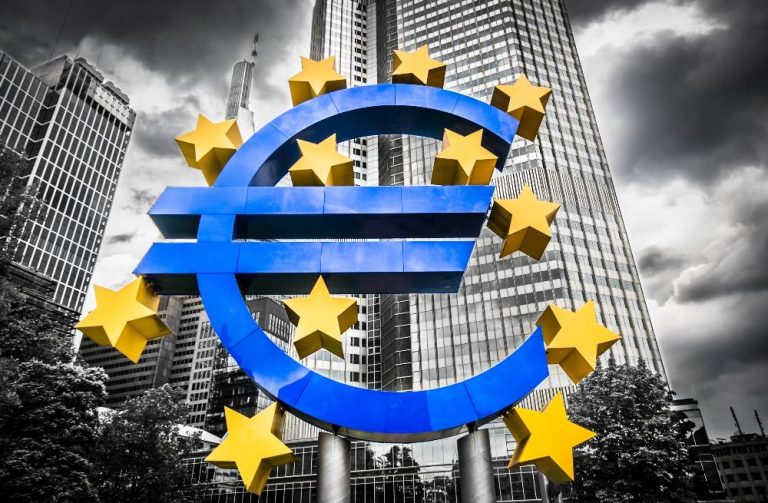 EUR/USD forecast for 2025: loses key support, eyes parity