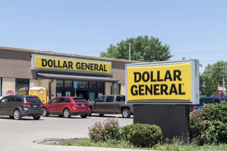 How Dollar General can fight back against Walmart’s market dominance